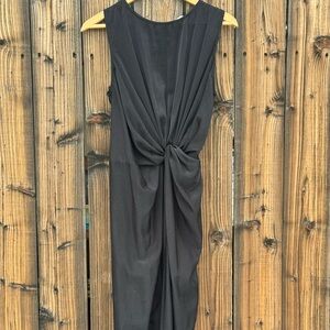 Everly || Sleeveless Knotted Black Dress
